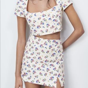 ZARA matching set (MEDIUM TOP LARGE SKIRT )